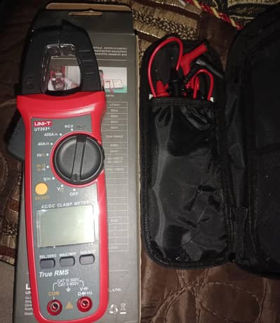 Uni-T UT203+ Digital Clamp Multimeter DC AC Current Voltmeter 400-400A