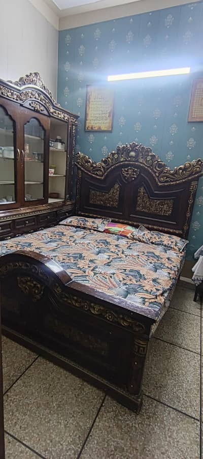 chitrali wood ka furniture set