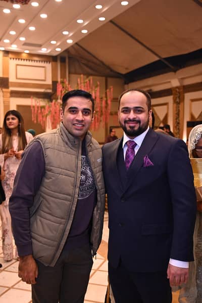 photogrpaher available for birthdays kids and solo portraits