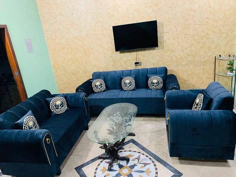 sofa set available 0