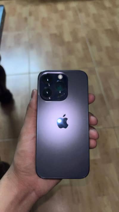 iphone 14 pro 10/10 condition