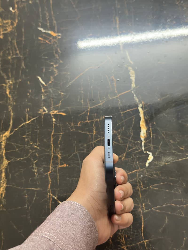IPHONE 13 5