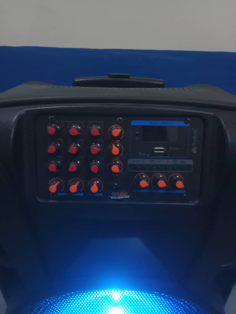 برانڈ نیو اسپیکر 1