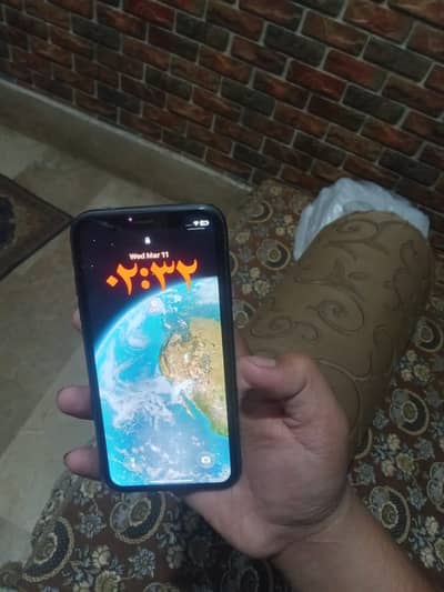 I phone 11 fresh piece water pack all orignel