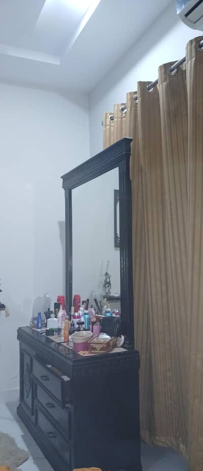 dressing table and 2 side tables