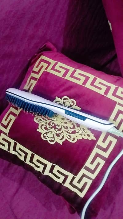 impoted brush straightner.