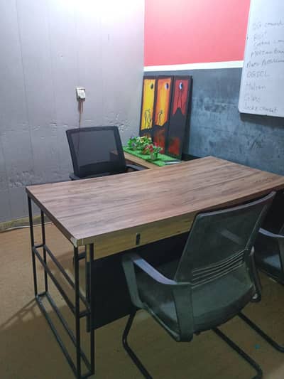 Profine Manager Table with Side Rack – Excellent Condition