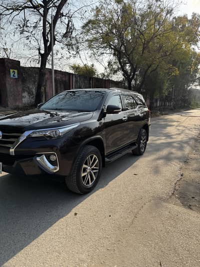 Toyota fortuner total genuine and company maintained