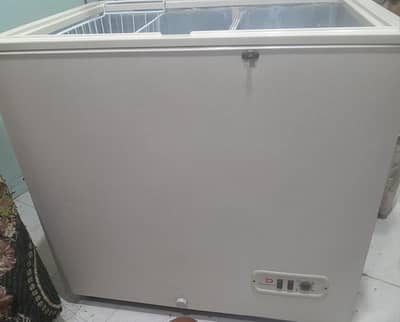 Dawlance deep freezer