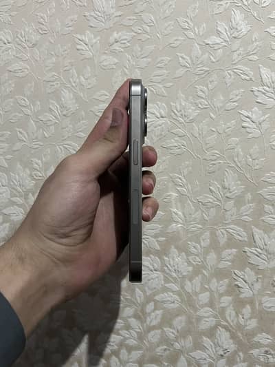 iPhone 15 Pro screen dotted non pta jv128gb battery 84%