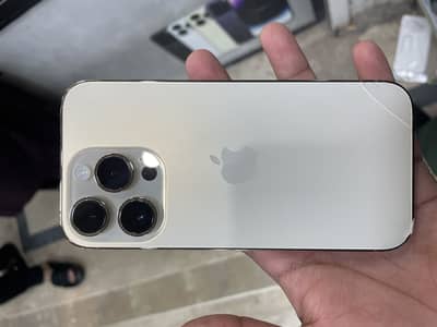 iPhone 14pro gold colour