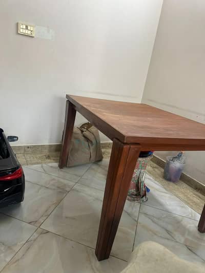 pure sheham dinning table 4*4 size