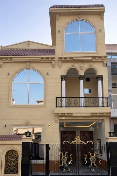 5 Marla Brand New House Available 4 sale in Topaz Block ParkViewCityLahore