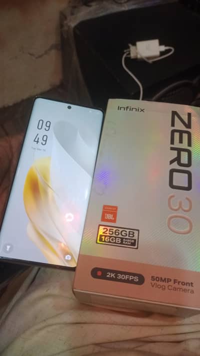 infinx zero 30/ 8 256/full box