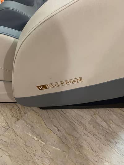 Very nice condition message chair