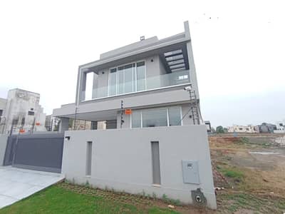PHASE 7 10-MARLA BRAND NEW FULLY MAINTAINED BUNGALOW IS AVAILABLE FOR SALE.