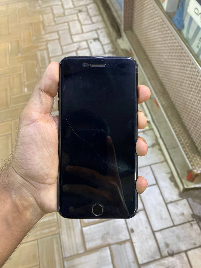 Apple iPhone 7 Plus 1