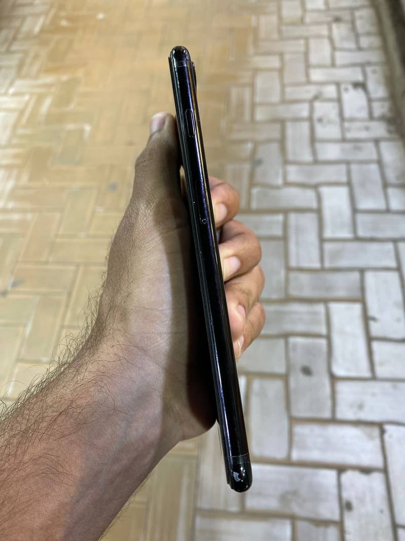 Apple iPhone 7 Plus 4