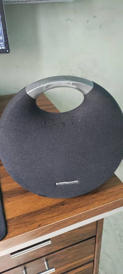 Onyx Studio 5 Harman Kardon