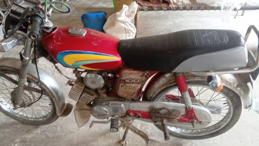 Yamaha yb100 for sale WhatsApp 030468 86 089