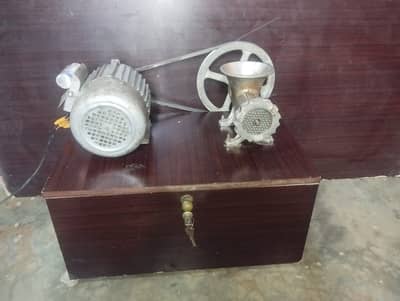Mincing Machine with 0.5 HP Motor – Good Condition