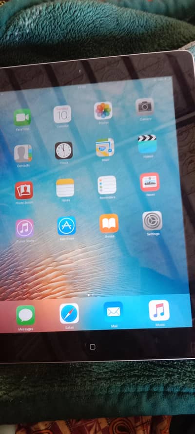 ipad  For urgent sell