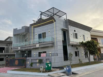 8 Marla Corner House ( 30*60 in Block A ) for Sale in Faisal Town F-18 Islamabad.