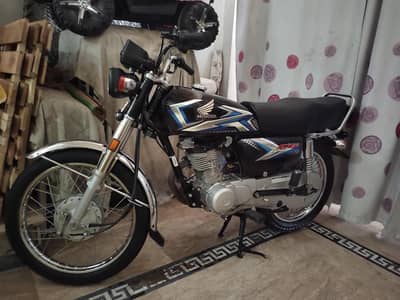 Honda 125 Model 2025 first owner dacuments & biomatric clear