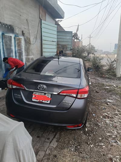 Toyota Yaris 1.5 Gry color