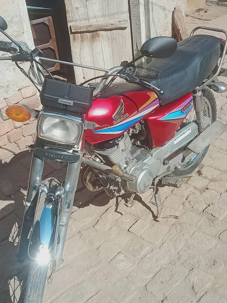 فل جینین کنڈیشن میں ہے ایکسچینج بھی ہو سکتی ہے اپرائڈر کے ساتھ 4