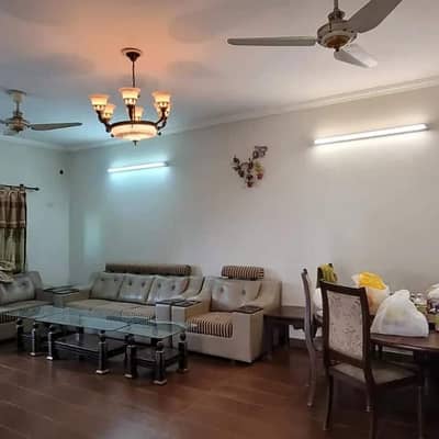 Solar 15 kv 5 bed House available for sale in Askari 11 sec-B Lahore