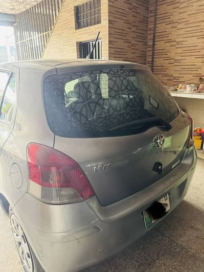 Toyota vitz 2009 model 2013 lahore reg