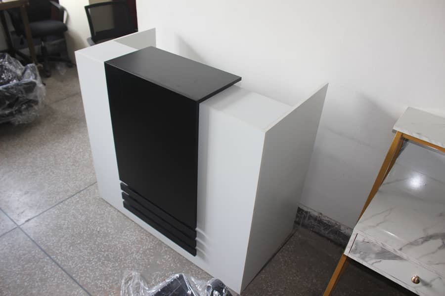 Reception Table | Counter Table 4