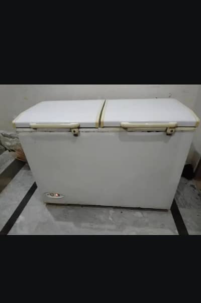 D freezer double door.