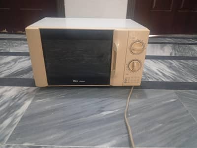 Dawlance microwave oven model MD DW 4          Nationa juicerl blender