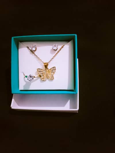 Beautiful Necklace Set – Ring, Earrings & Locket | Stylish Jewelry Set