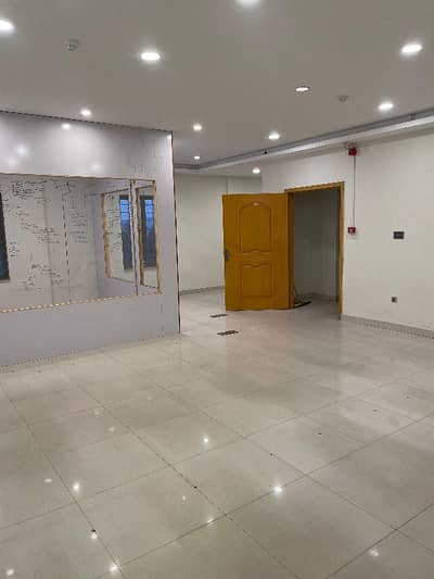 04 MARLA OFFICE FIRST FLOOR WITH ELEVATOR