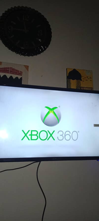 xbox 360 elite 250 gb model for sale with 2 controllers