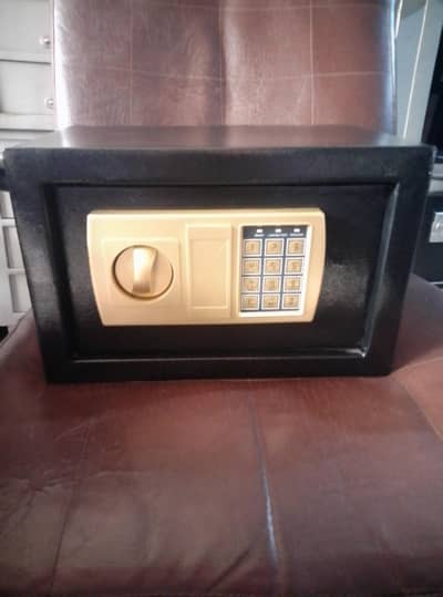 digital safe locker