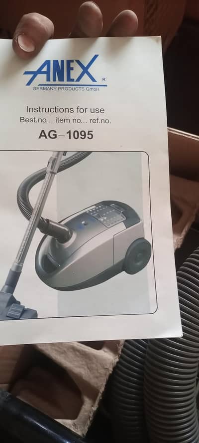 vacuum clenar 1 month used new condishon