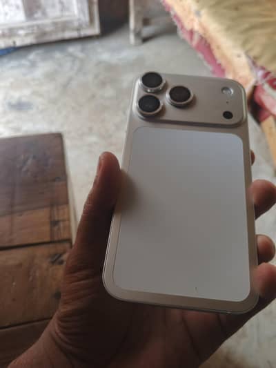 Iphone XR convert to 17pro  حبیب آباد