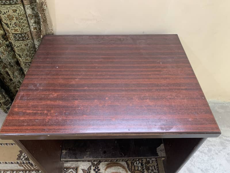 computer tabLe for saLe 0