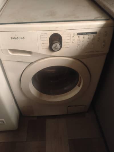 Good Machine in good condition. Urgent Sale. 03175469166