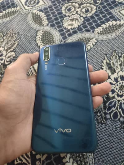 Vivo y15 4 64 with box and charger