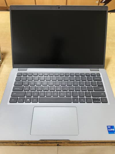 5420 i7/11th generation 16/256 touch with c type charger