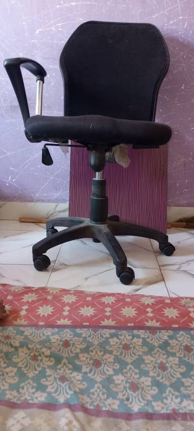 1 chair for sale Jamshed rad