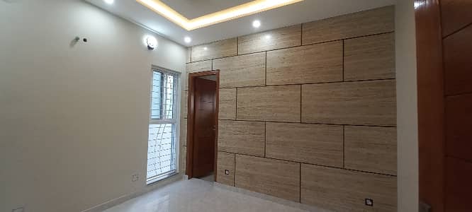 Brand New Luxurious 8 Marla House For Rent