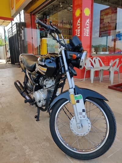 Yamaha YB125 Z {Black} (2019)