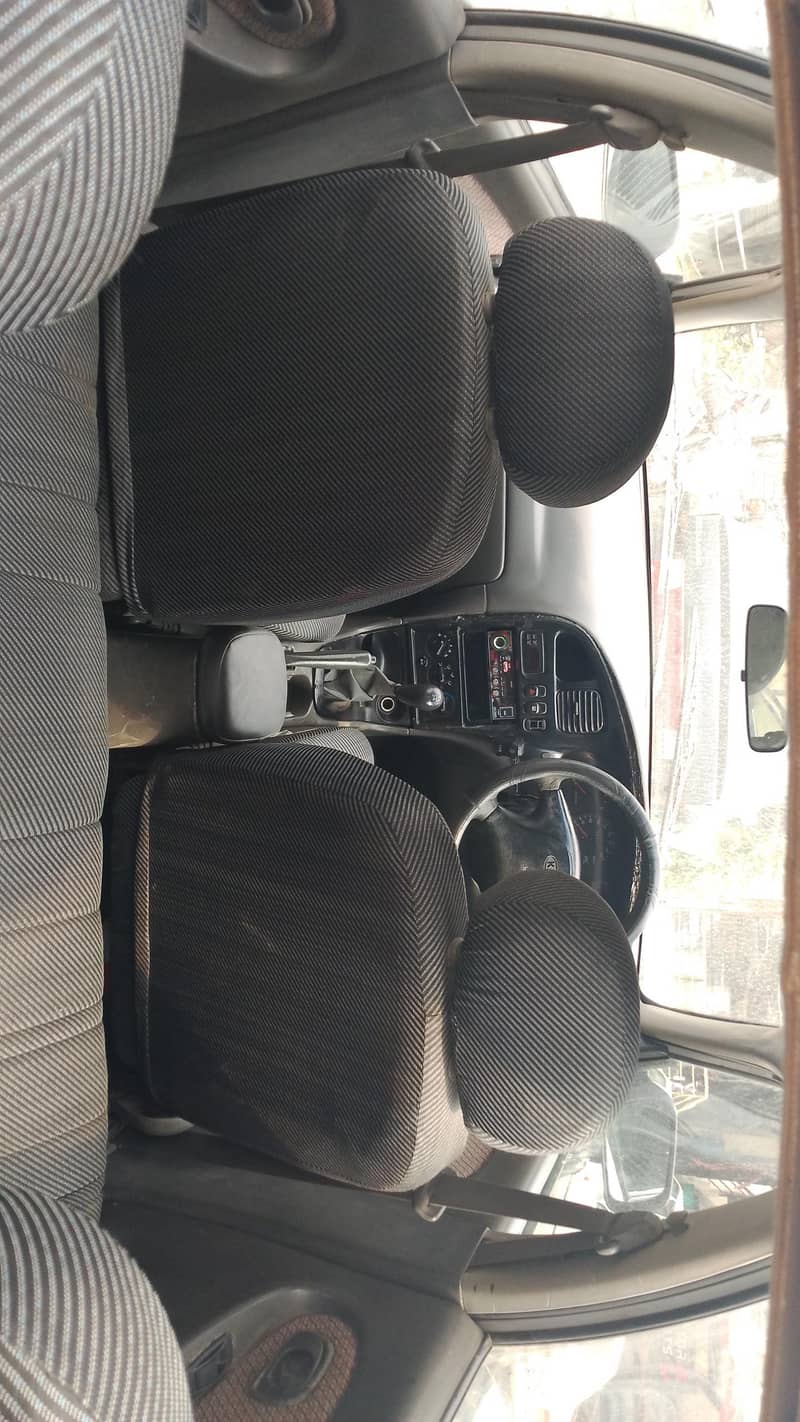 فیملی کے لے اچھی اور خوبصورت گاڈی 6