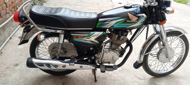 HONDA CG 125 Model 2023 Only 13000 Driven